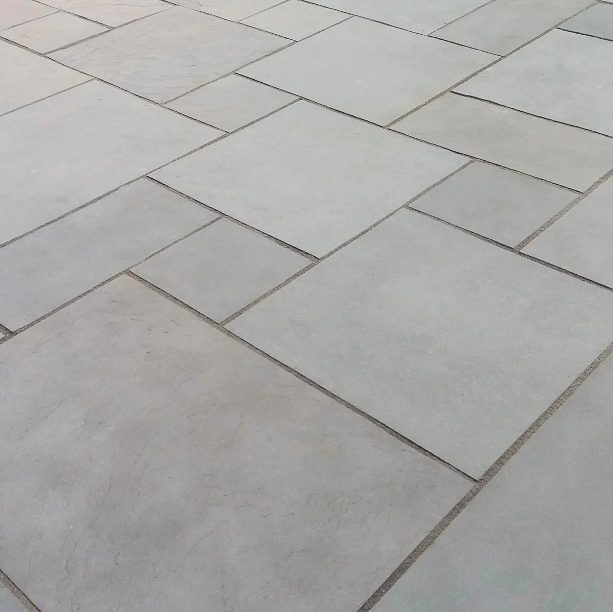 Dove Grey Limestone Paving Patio Packs, Sawn Edge 22 Cal. £23.49/m2 - Image 4