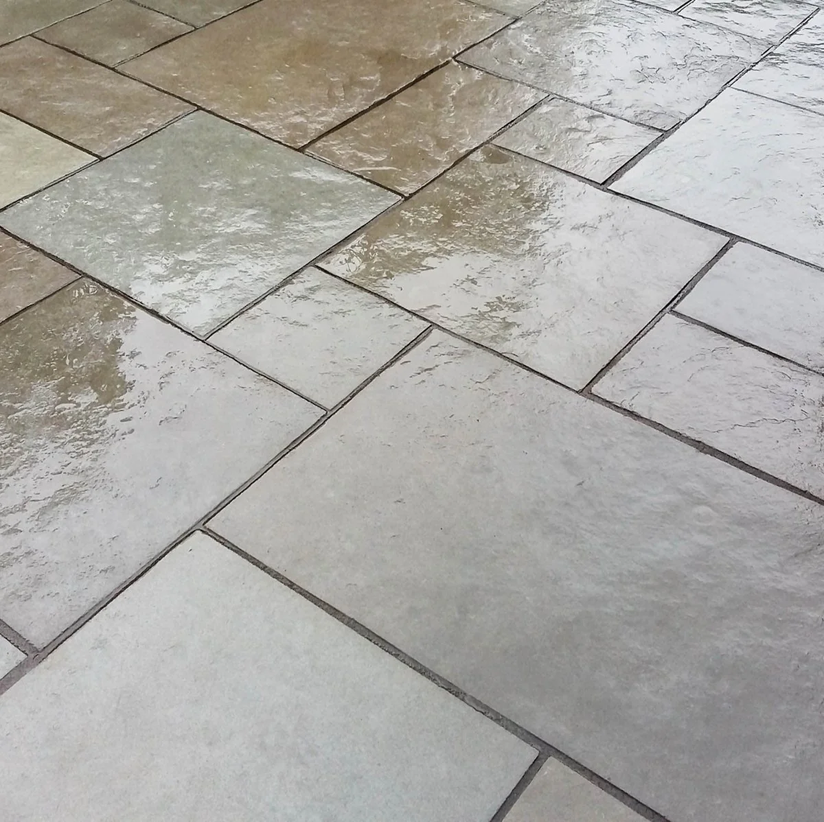 Dove Grey Limestone Paving, Sawn Edge 900x600 22mm Cal. £23.46m2 - Image 5