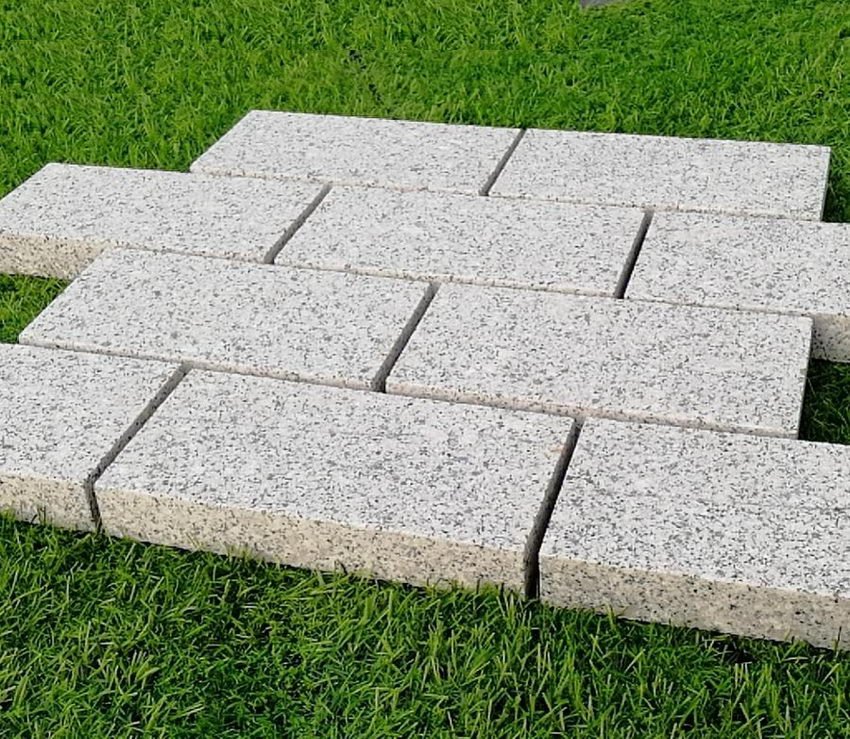 Edging Stones, Paving Edging, Silver Granite Setts 200x100x30mm £49.99/m2 - Image 3