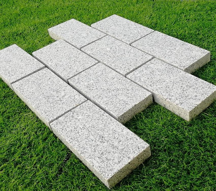 Edging Stones, Paving Edging, Silver Granite Setts 200x100x30mm £49.99/m2 - Image 4