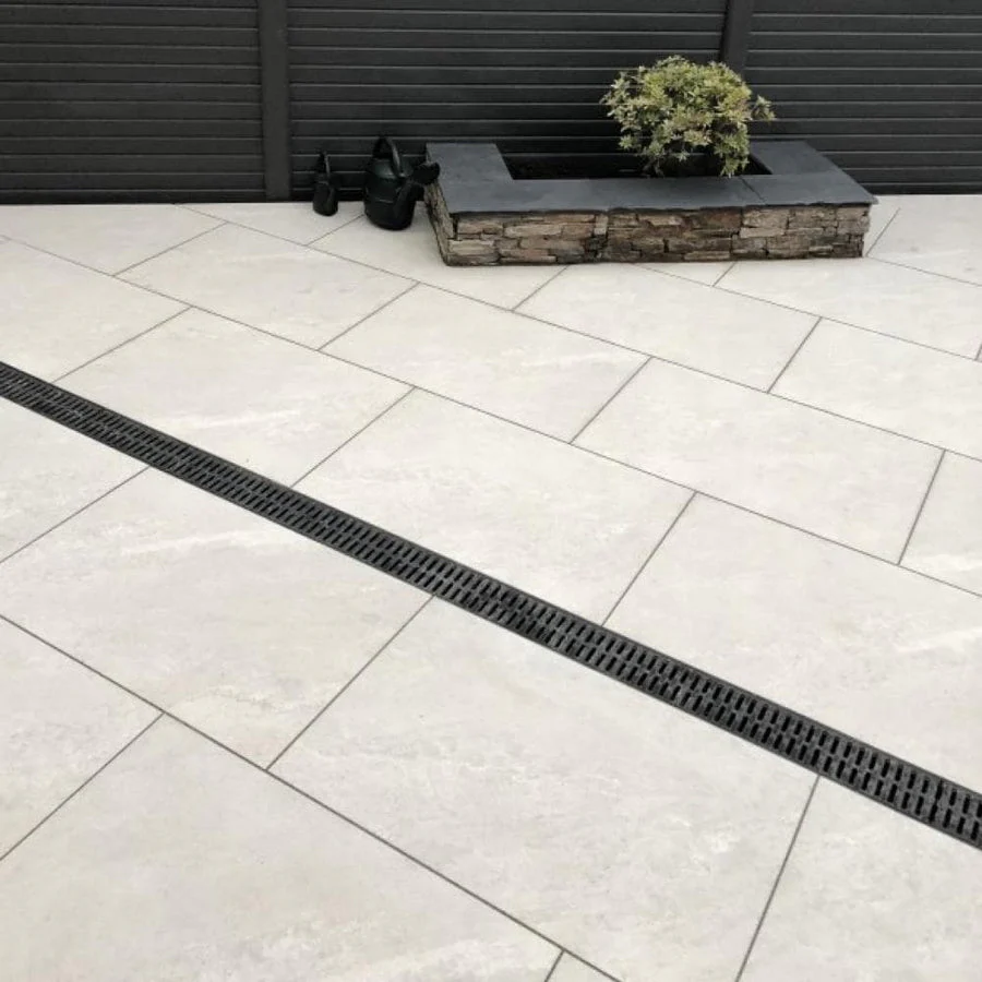Himalayan White Porcelain Paving Slabs 900x600x20mm £20.89/m2 - Image 4
