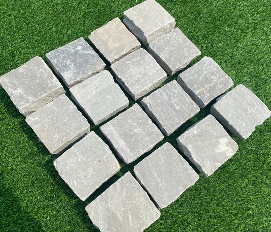 Kandla Grey Indian Sandstone Setts & Cobbles 100 x 100 x 50mm, £40.29/m2 - Image 4