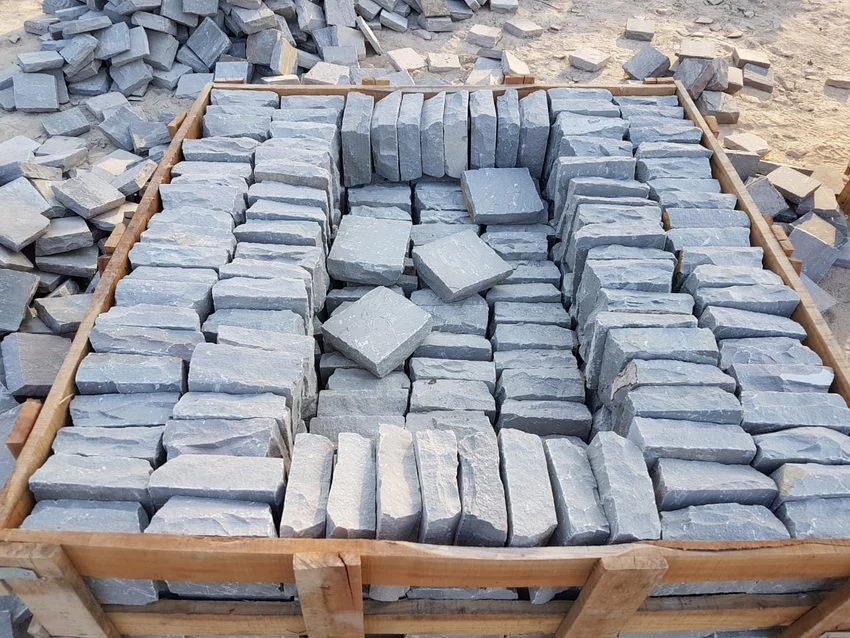 Kandla Grey Indian Sandstone Setts & Cobbles 100 x 100 x 50mm, £40.29/m2 - Image 5