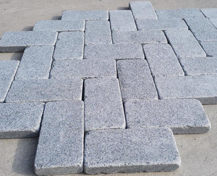 Tumbled Granite Setts, Paving Edging, Blue Black Cobbles 200x100x30mm £41.89/m2 - Image 3