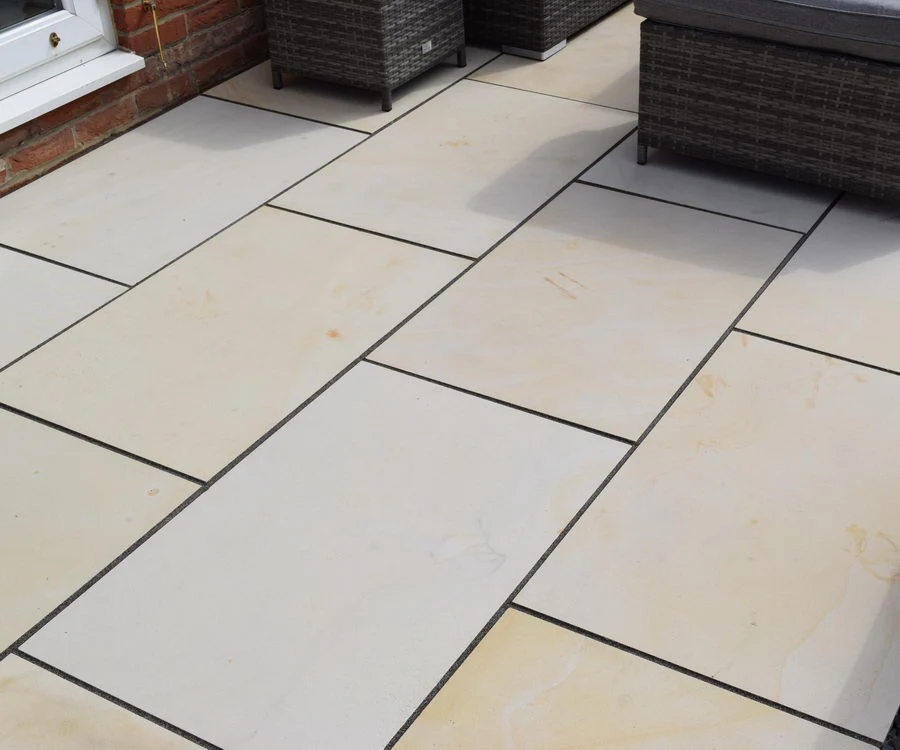 Smooth Mint Fossil Indian Sandstone Paving, Honed & Sawn 900x600 £25.39/m2 - Image 4